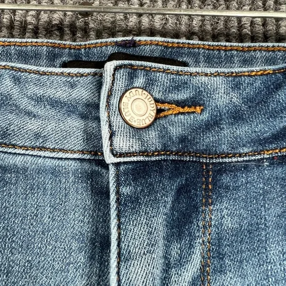 Judy Blue Jeans Womens Size 16W Aztec Cuffed Relaxed Fit Casual Comfort - Picture 10 of 16